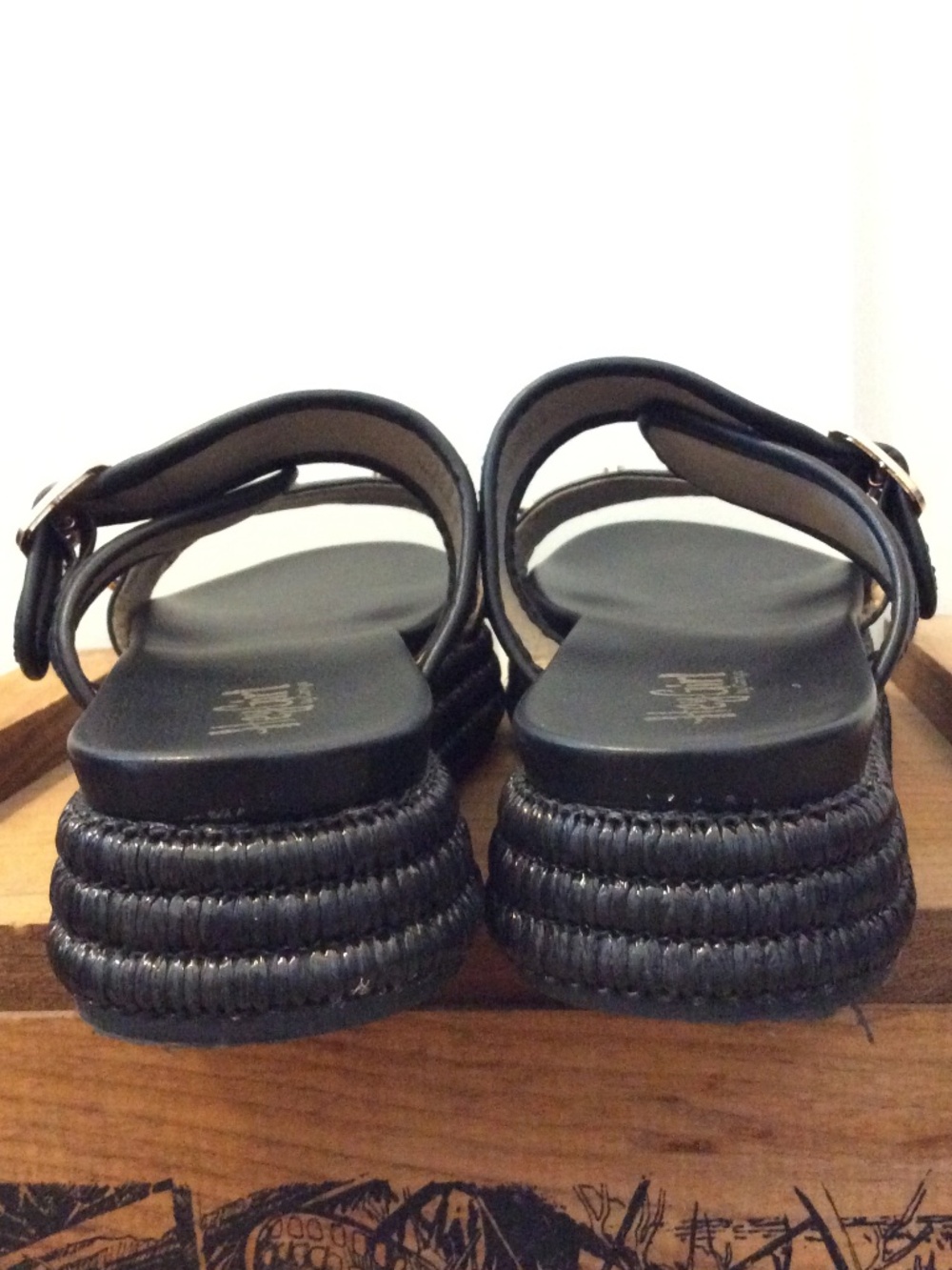 W's Walk Of Shame Sandals - 2 strap platform slides - Black w/ Gold - size  9 - Picture 5 of 11
